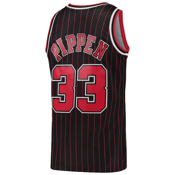 Scottie Pippen Chicago Bulls  Hardwood Classics Swingman Jersey - Black