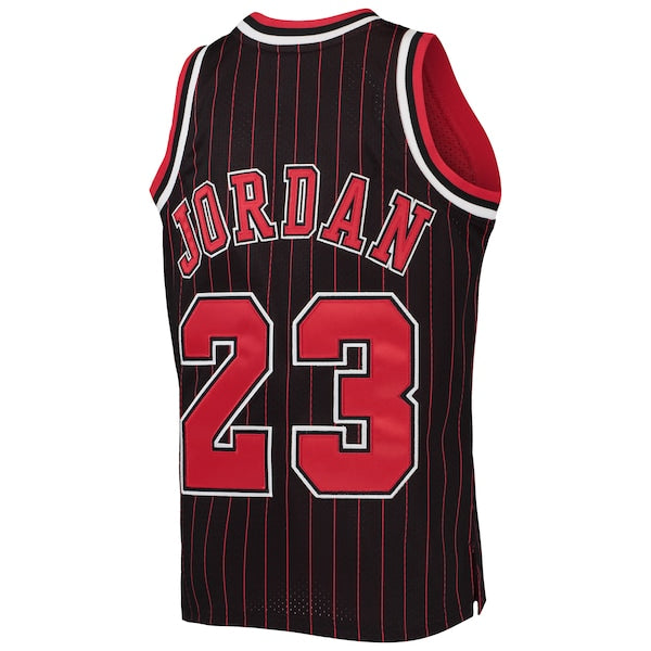 Michael Jordan Chicago Bulls  Youth 1996-97 Hardwood Classics Authentic Jersey - Black/Red/Red/White
