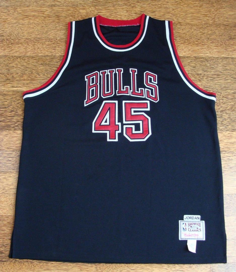 Men's Chicago Bulls Michael Jordan M & N Classics Jersey - Black